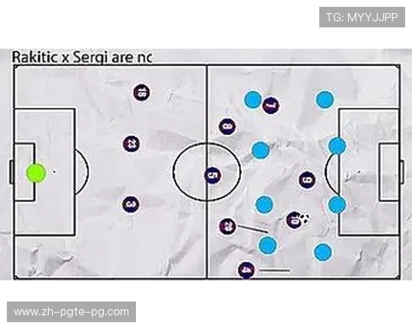 隐形指挥官：前腰球员的无球跑动与战术牵引力研究